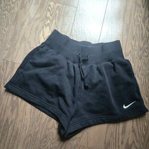 Nike Sportswear Phoenix Fleece Women's High-Waisted Loose Shorts Small